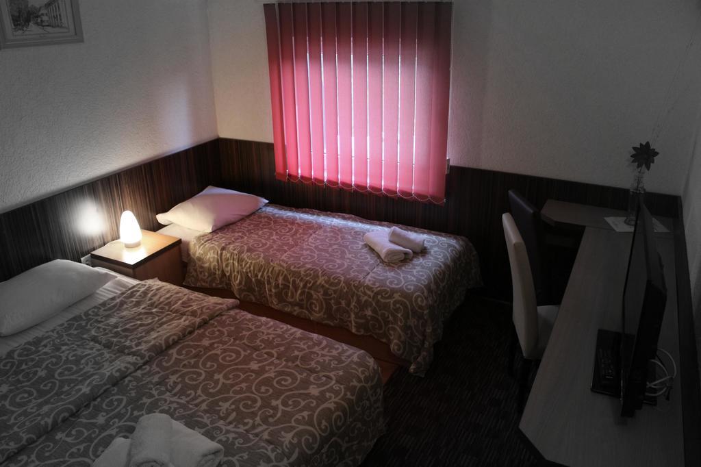 Hotel Piramida Sunca Visoko Exteriör bild