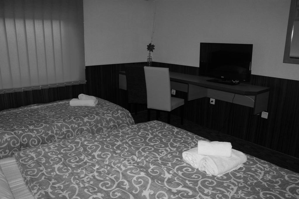 Hotel Piramida Sunca Visoko Rum bild