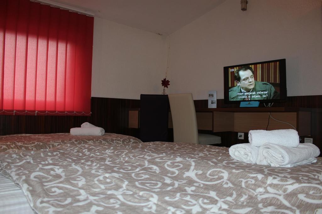 Hotel Piramida Sunca Visoko Exteriör bild