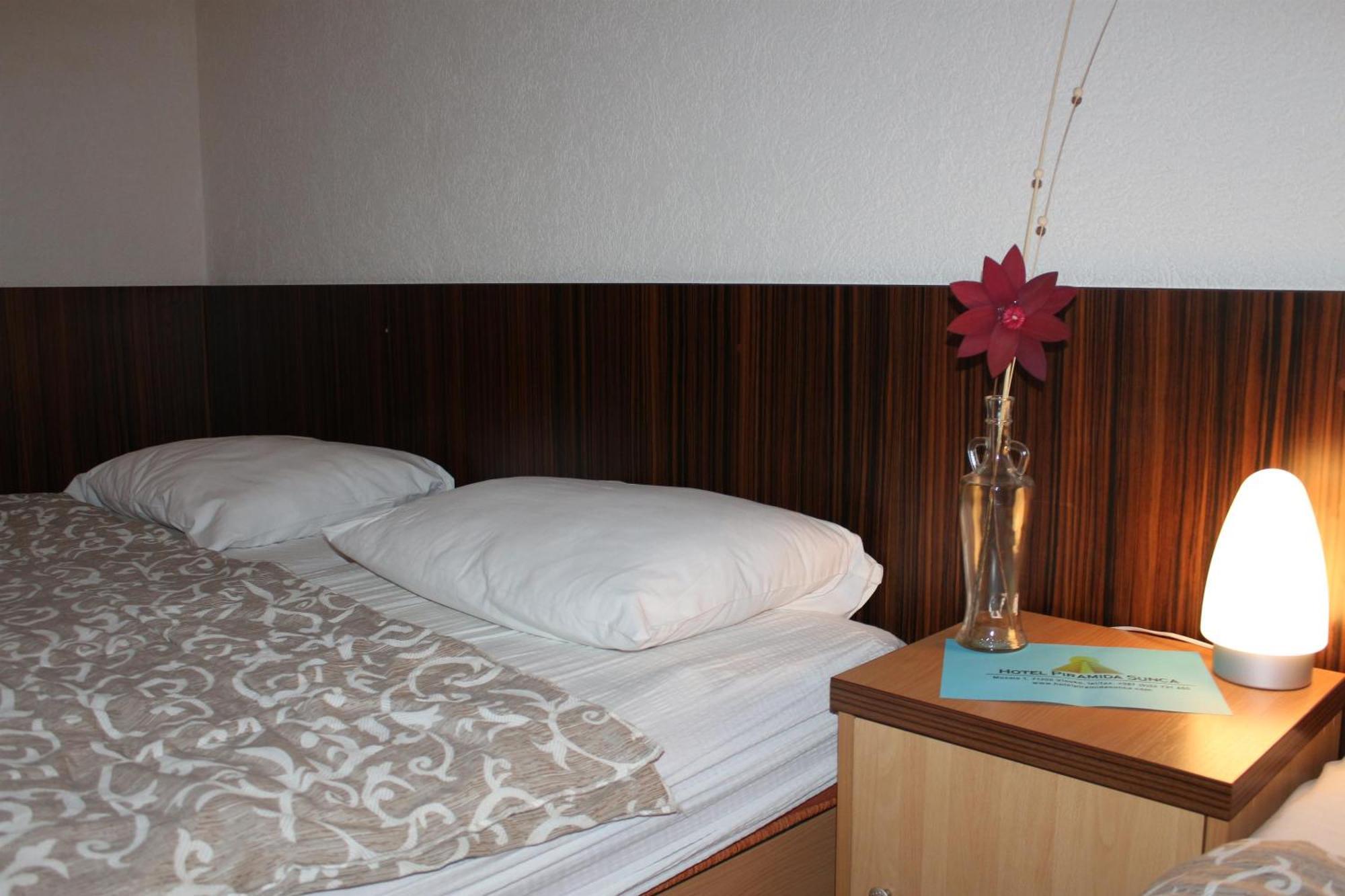 Hotel Piramida Sunca Visoko Exteriör bild